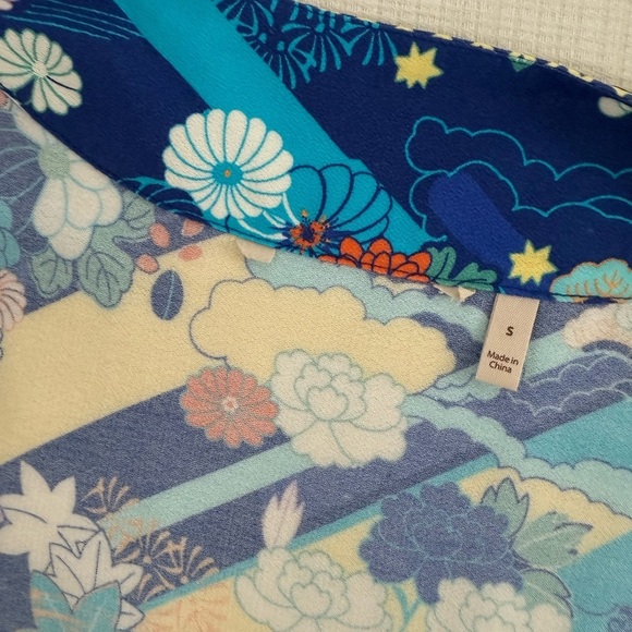 Soft Surroundings Blue Floral Kimono Top - Picture 2 of 6